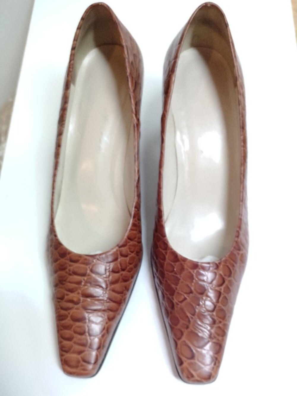 Marcello Paci Tan Textured Croc-Embossed Leather Women’s Pumps - Picture 2 of 9